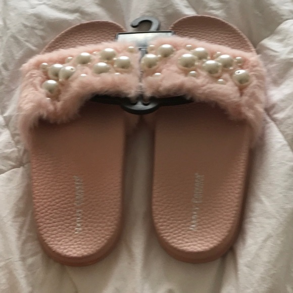 Fur Slides - Picture 3 of 6